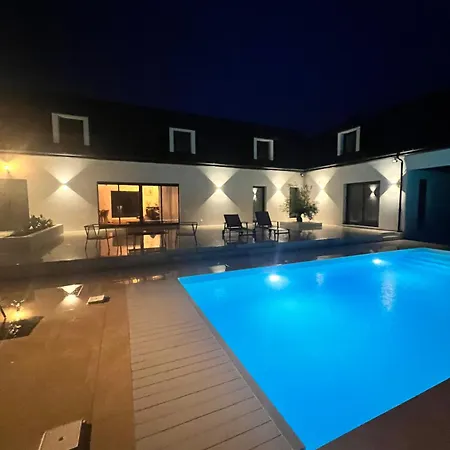 Les Bambins Villa *