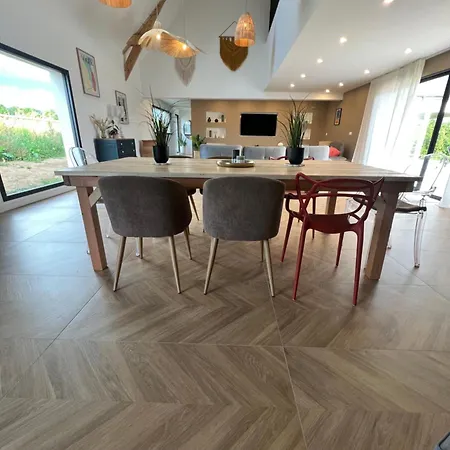 Les Bambins וילה